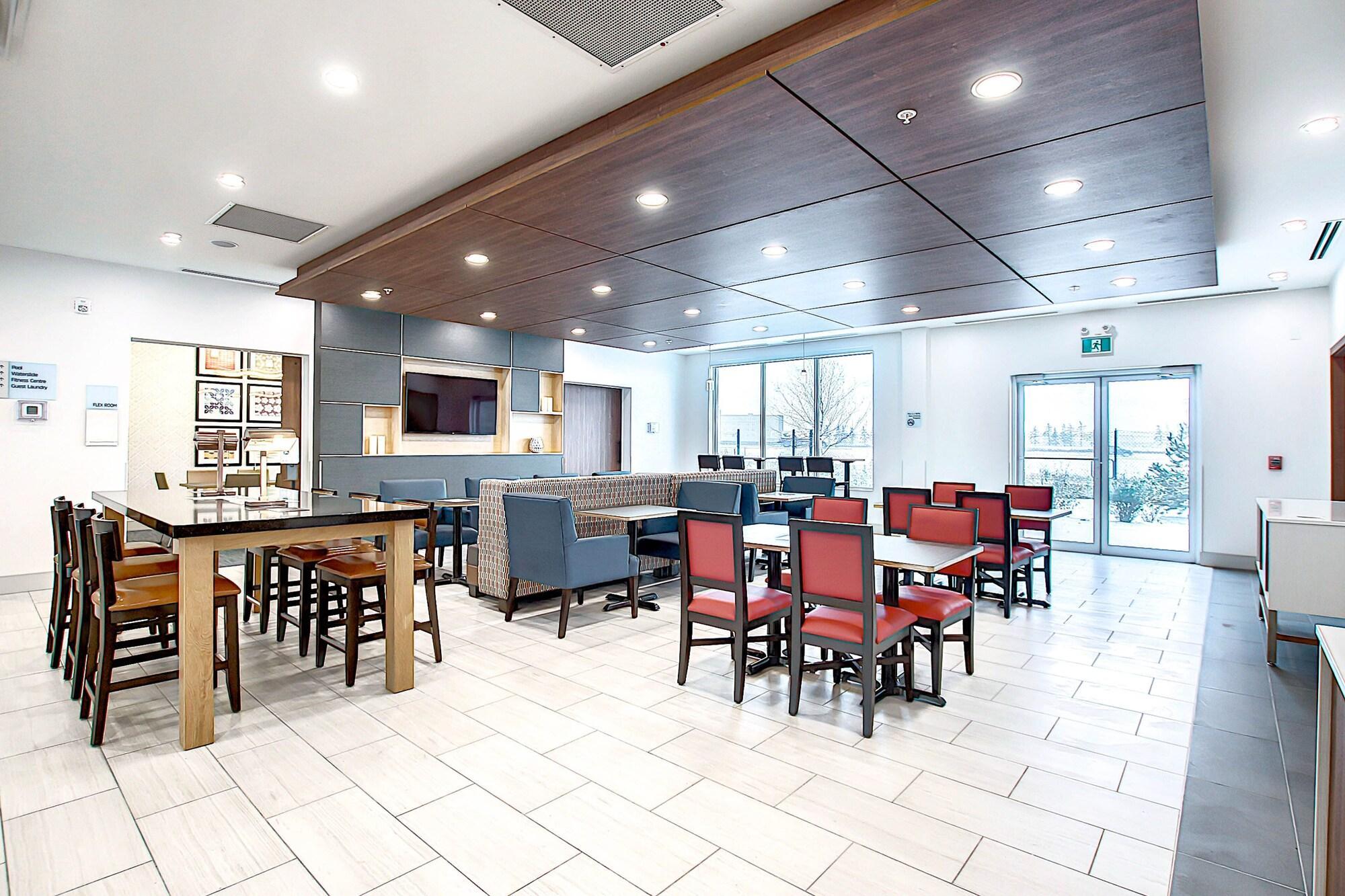 Holiday Inn Express & Suites - Calgary Airport Trail Ne By Ihg YYC Exterior foto