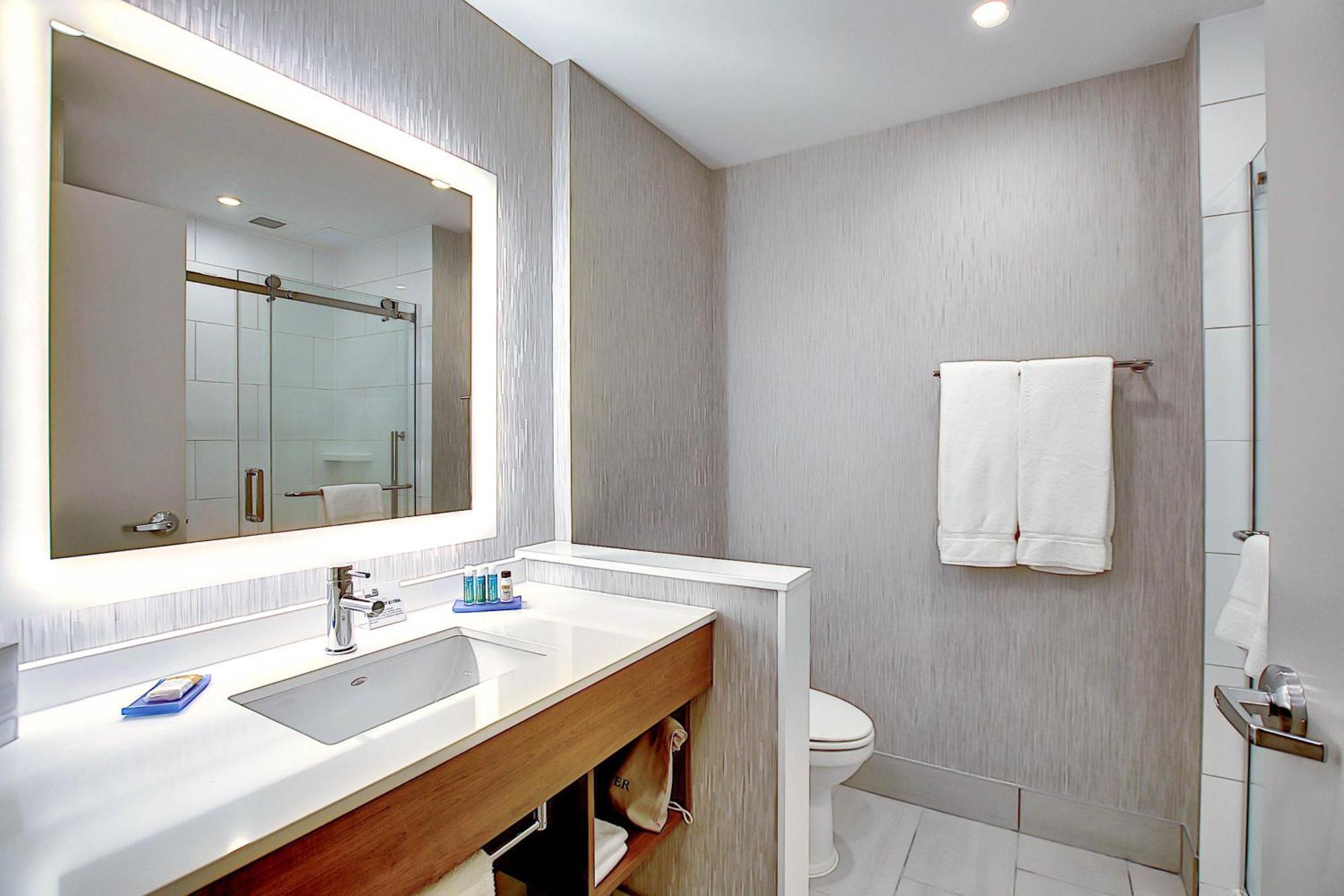 Holiday Inn Express & Suites - Calgary Airport Trail Ne By Ihg YYC Exterior foto