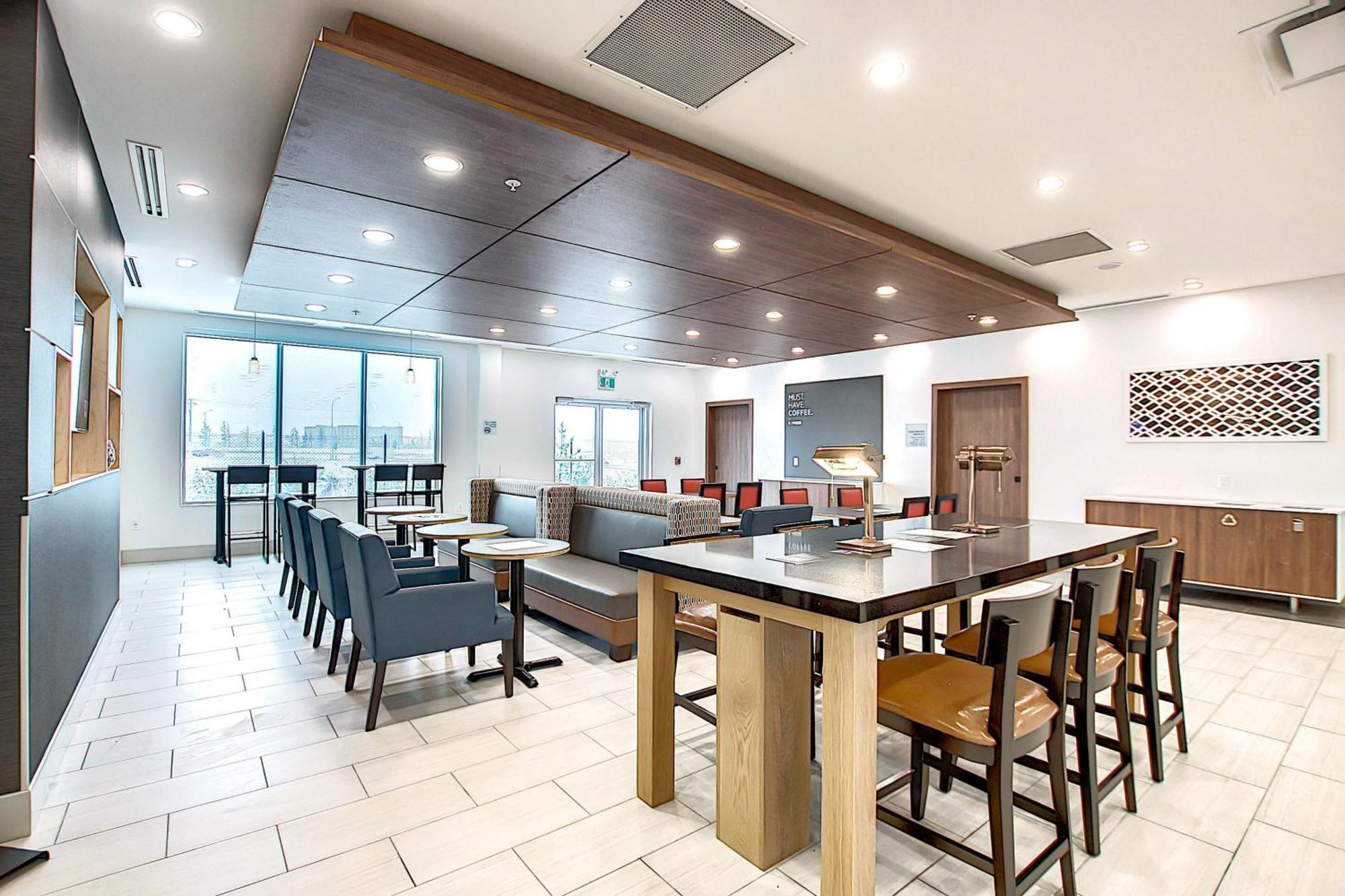 Holiday Inn Express & Suites - Calgary Airport Trail Ne By Ihg YYC Exterior foto