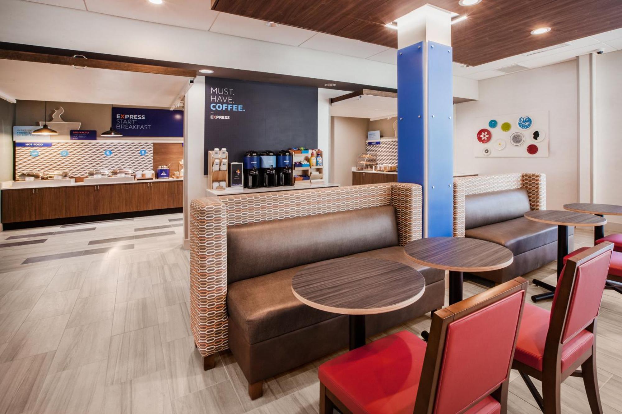 Holiday Inn Express & Suites - Calgary Airport Trail Ne By Ihg YYC Exterior foto