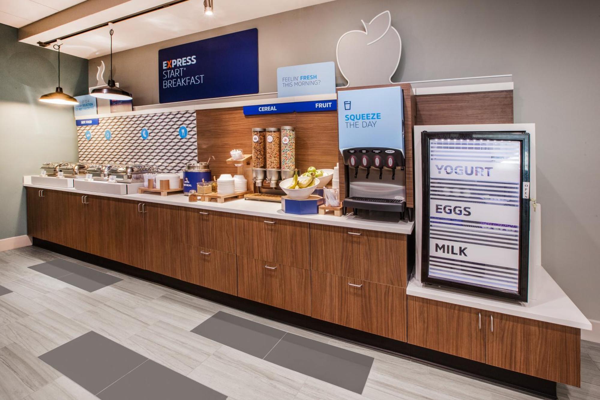 Holiday Inn Express & Suites - Calgary Airport Trail Ne By Ihg YYC Exterior foto