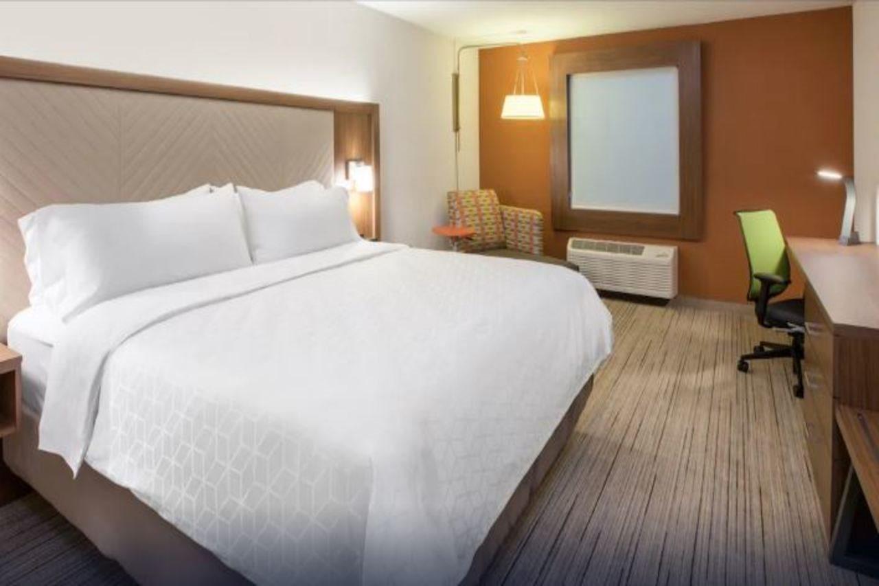 Holiday Inn Express & Suites - Calgary Airport Trail Ne By Ihg YYC Exterior foto