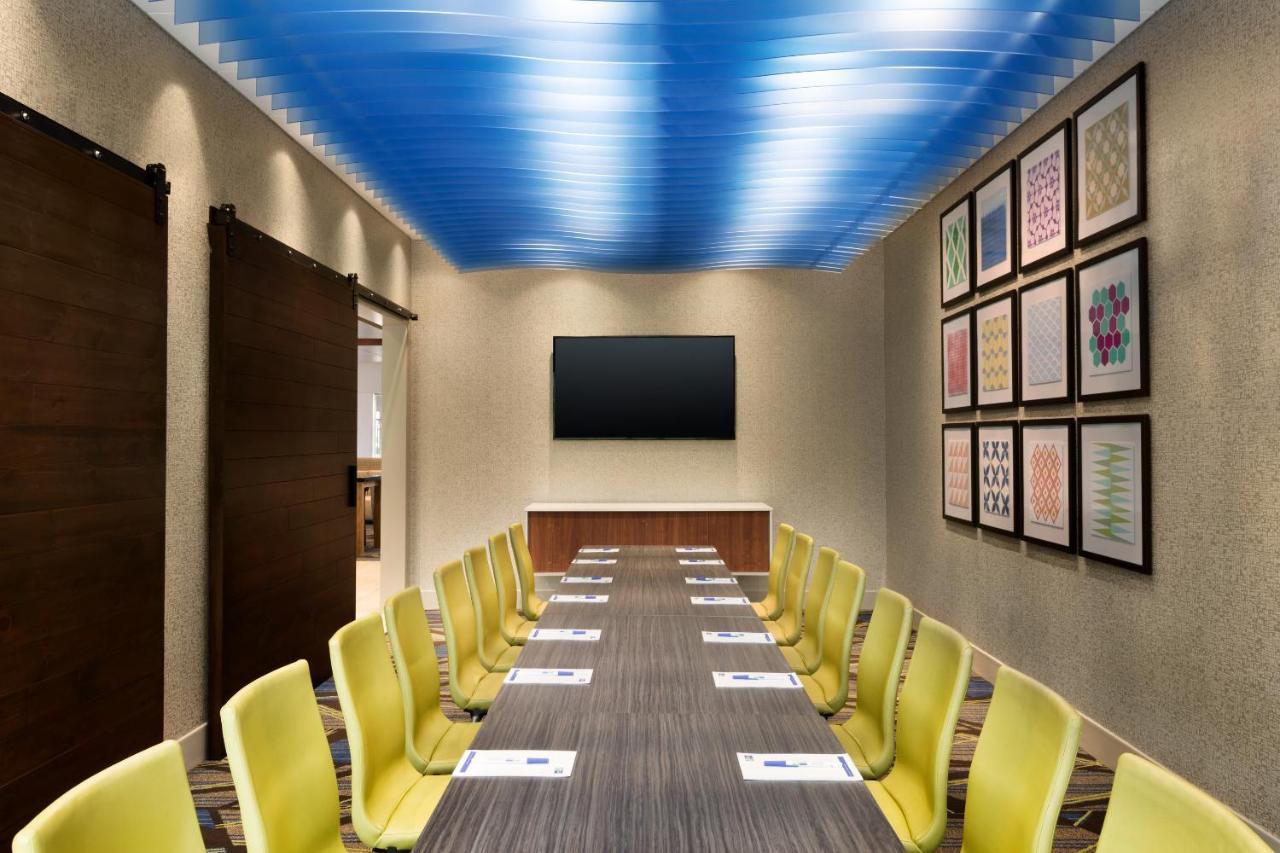 Holiday Inn Express & Suites - Calgary Airport Trail Ne By Ihg YYC Exterior foto