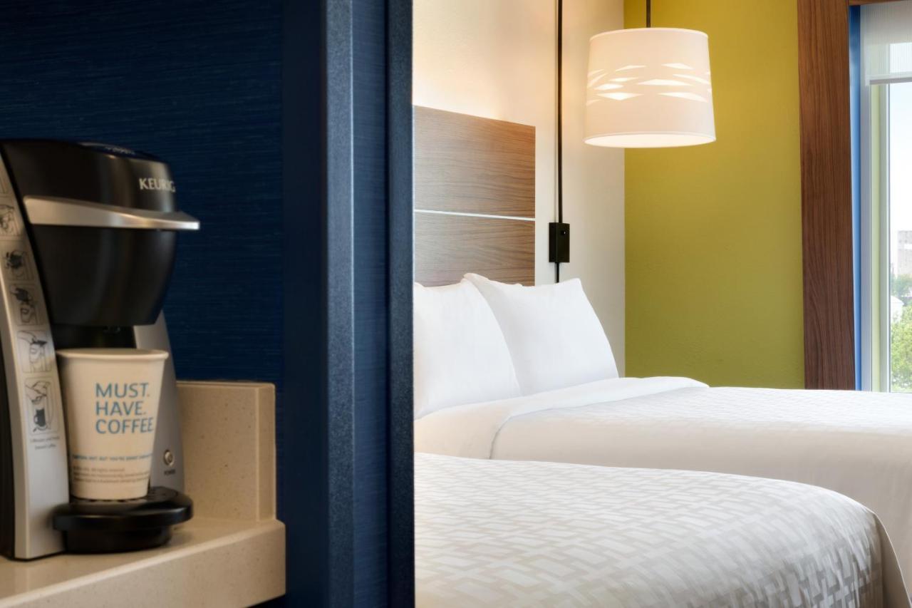 Holiday Inn Express & Suites - Calgary Airport Trail Ne By Ihg YYC Exterior foto
