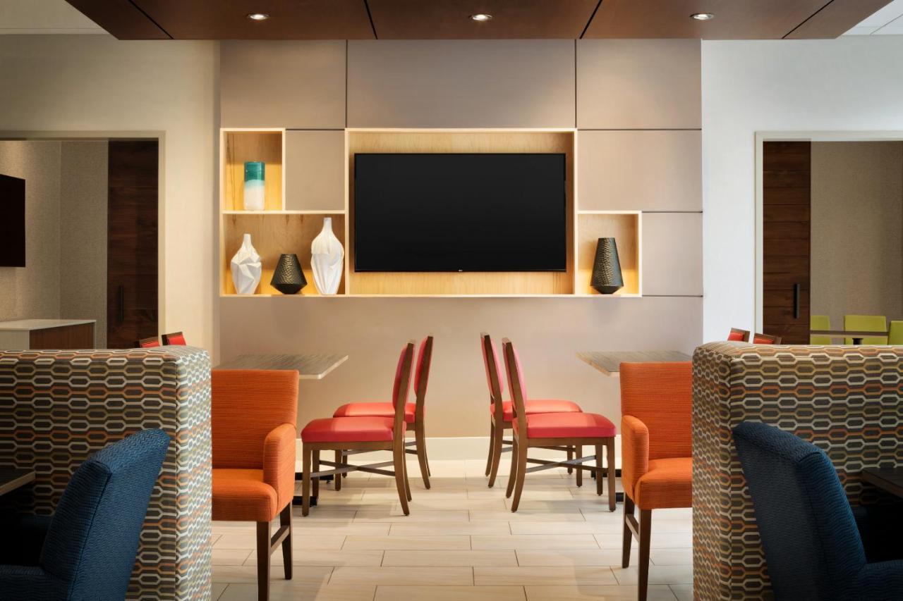 Holiday Inn Express & Suites - Calgary Airport Trail Ne By Ihg YYC Exterior foto